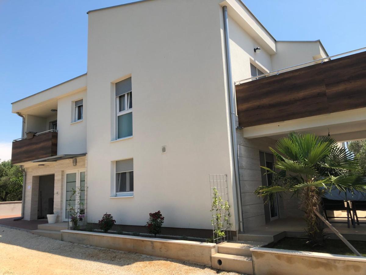 Apartmani Gavran Sukošan 外观 照片