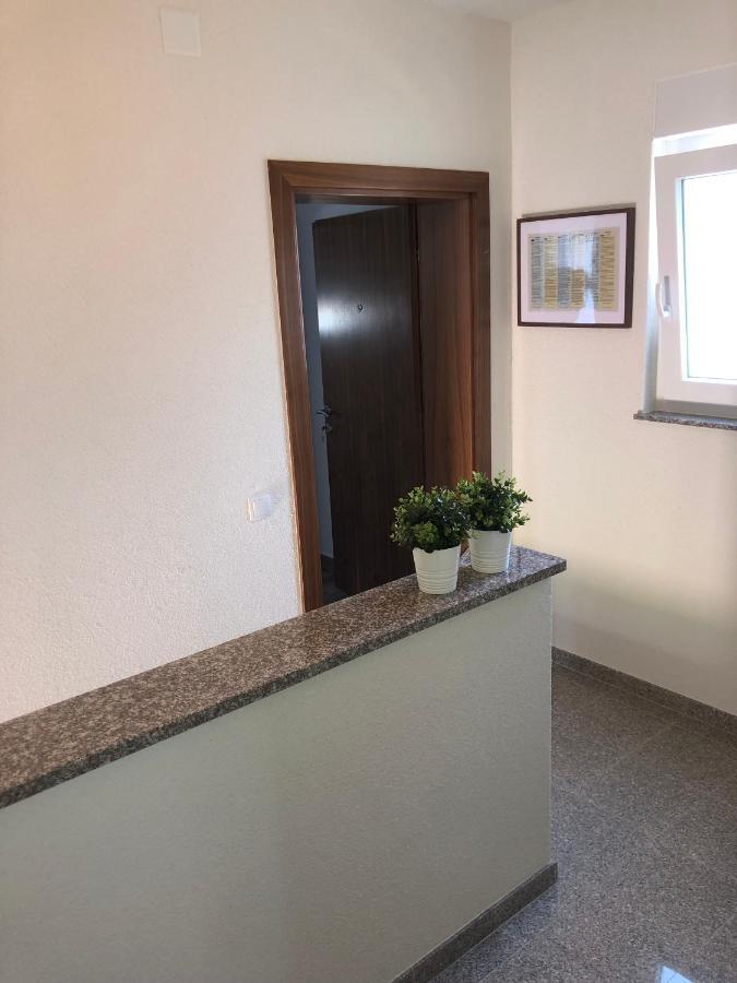 Apartmani Gavran Sukošan 外观 照片